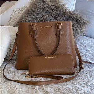 Michael Kors handbag 👜 & wallet
